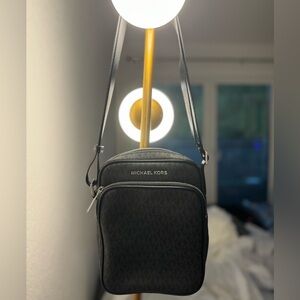 Micheal Kors Jet Set Medium Logo Cross Body bag